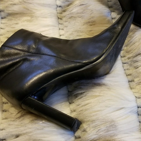 Brazilian  Leather Hight Heel Black Booties - Picture 3 of 4
